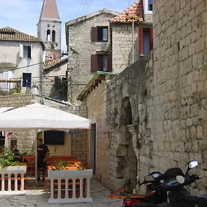 Gasthuis Roso, Trogir